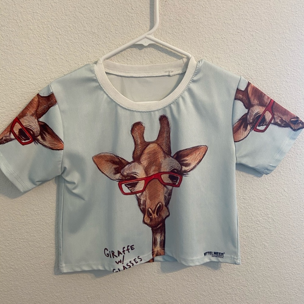 Girrafe w/ Glasses Cropped Tee
